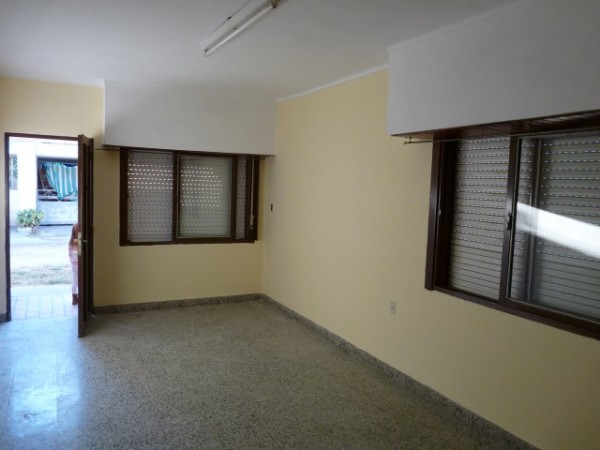 Cortada San Martín 2137 entre L.N.Alem y Fco.Angeloni, San Justo, Prop. 181