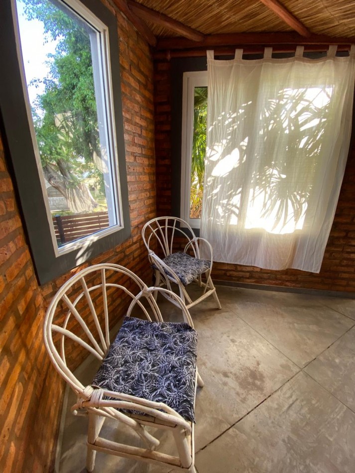 Hosteria con frente a Avda. Costanera y vista al rio, en Helvecia