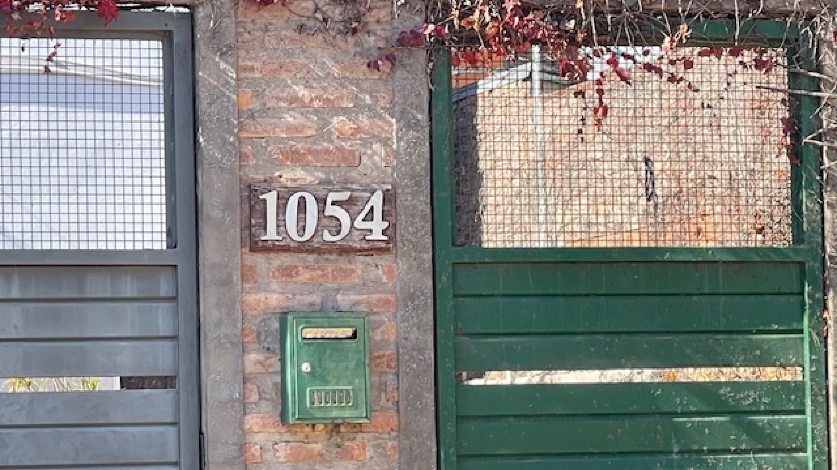 Hosteria con frente a Avda. Costanera y vista al rio, en Helvecia