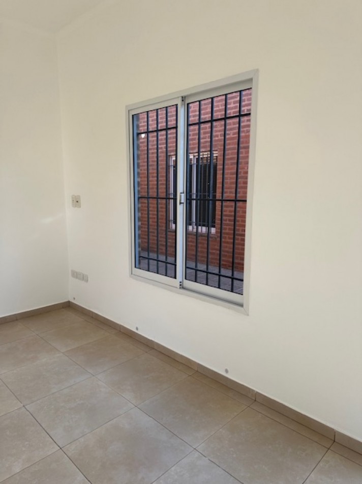 General Belgrano No2562 D.4, U.5, San Justo, Santa Fe, Prop.374