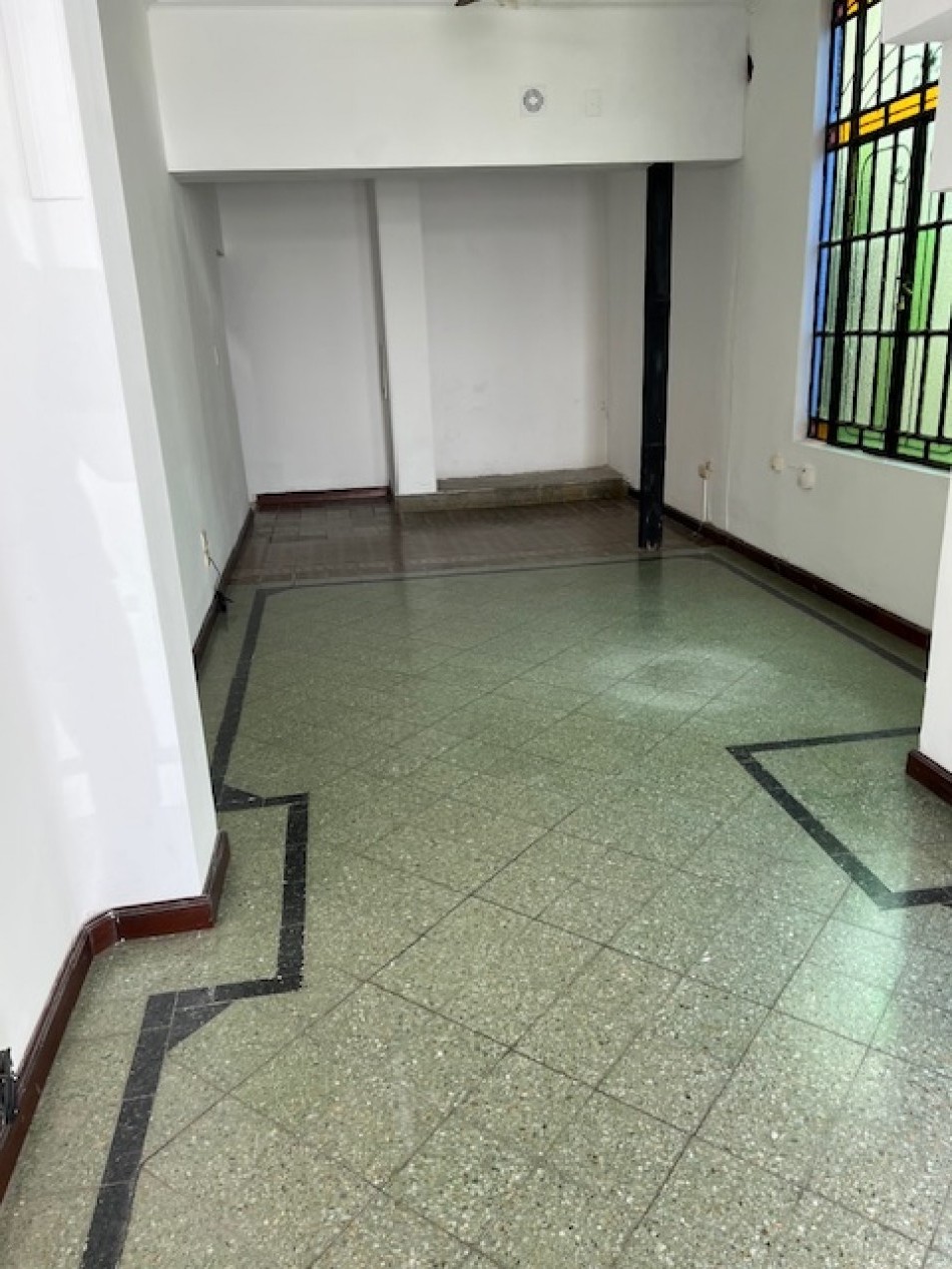 Av. Gob. Iriondo  2356 P.B. Local "2", (Norte), San Justo S.F., Propiedad: 339